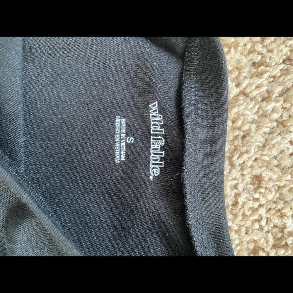 black cropped tee - Picture 2 of 2